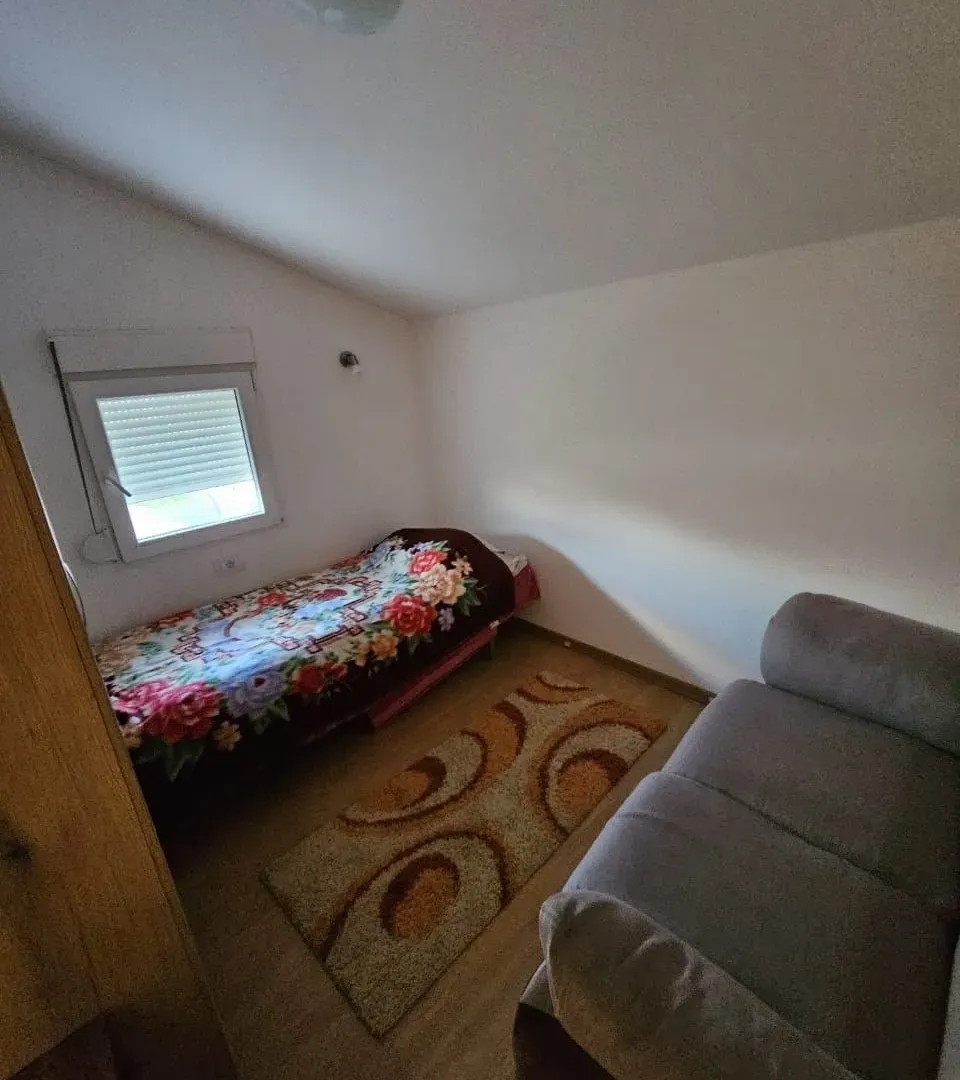 Izdavanje, jednosoban stan, 49m², Stari Aerodrom, Podgorica
