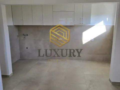 Izdavanje, kuća, 75m², Gornja Gorica, Podgorica - image 13