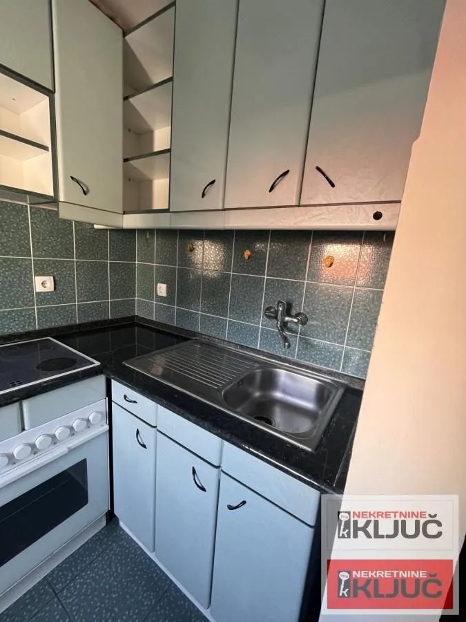 Izdavanje, dvosoban stan, 42m², Grbavica, Novi Sad Sve Podlokacije