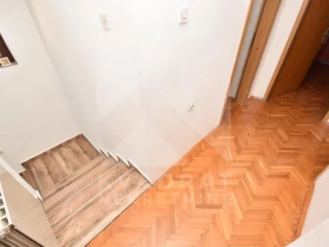 Izdavanje, kuća, 230m², Zagorič, Podgorica - image 21