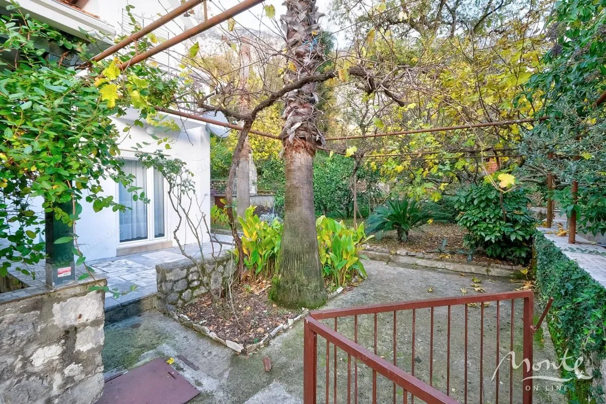 Prodaja, kuća, 67m², Orahovac, Kotor