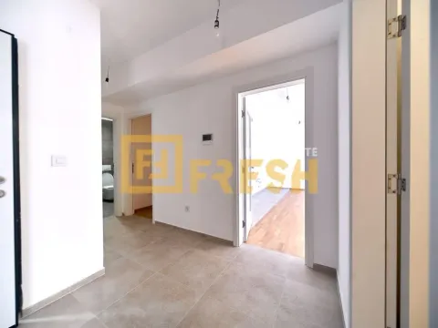 Prodaja, trosoban stan, 104m², Stari Aerodrom, Podgorica - image 8