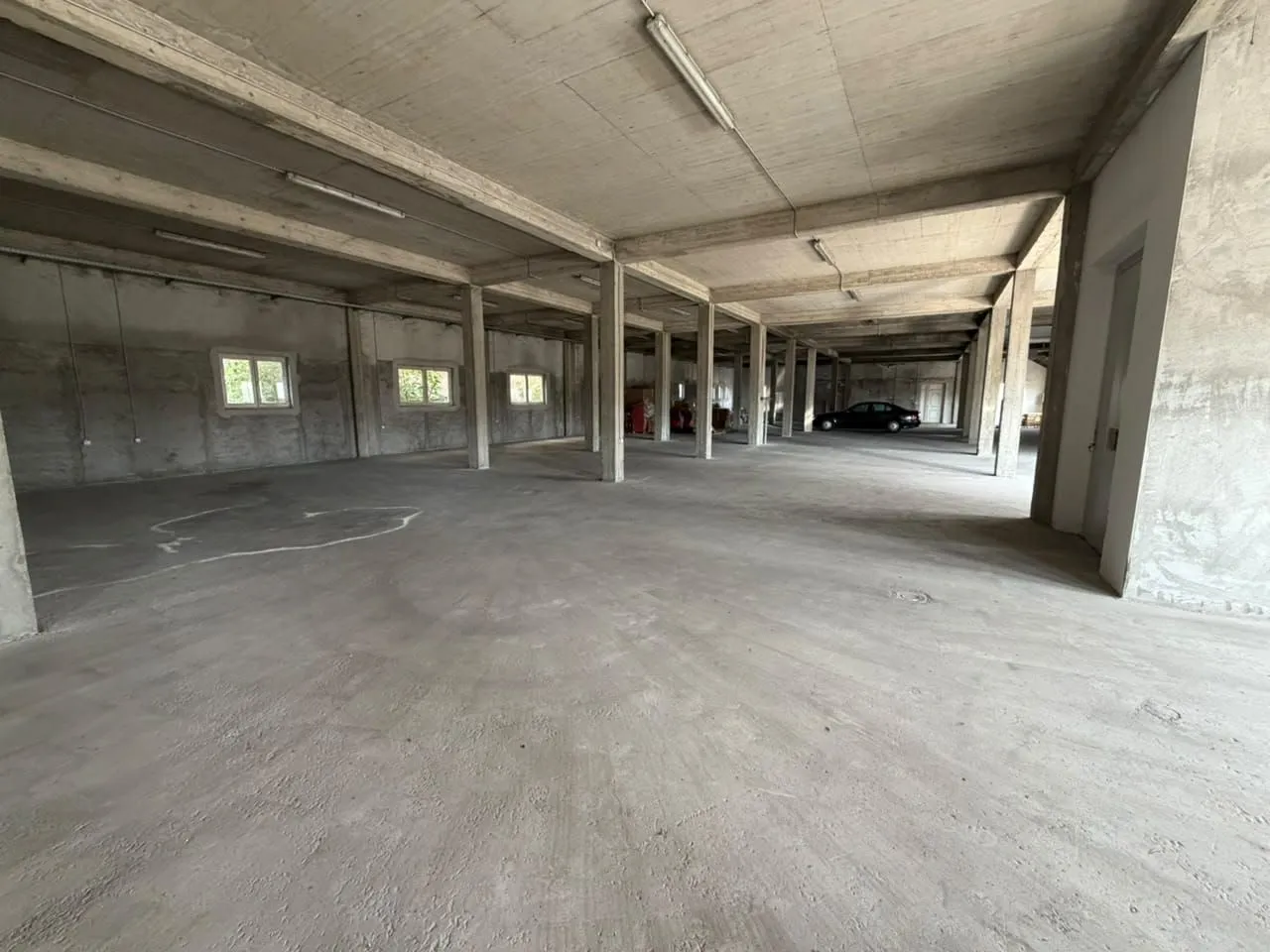 Rent, office space, 1500m², Zeta, Podgorica