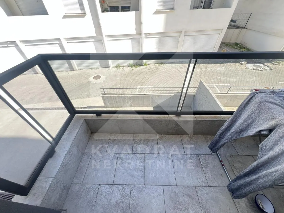 Izdavanje, jednosoban stan, 43m², Centar, Podgorica