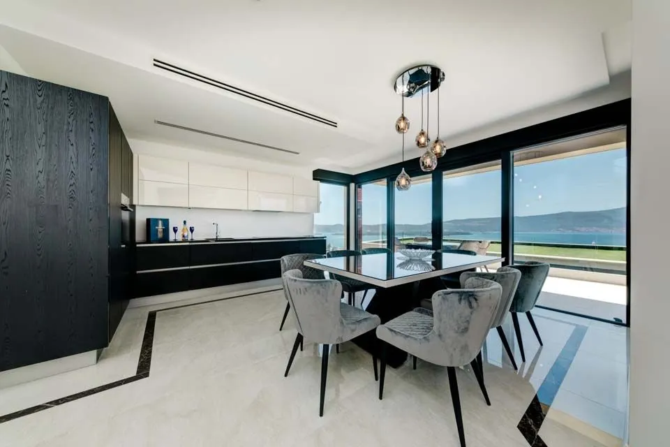 Prodaja, kuća, 584m², Kalimanj, Tivat