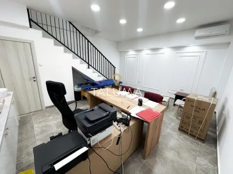 Izdavanje, poslovni prostor, 56m², Blok 9, Podgorica - image 2