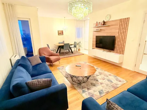 Izdavanje, trosoban stan, 94m², Central Point, Podgorica - image 2