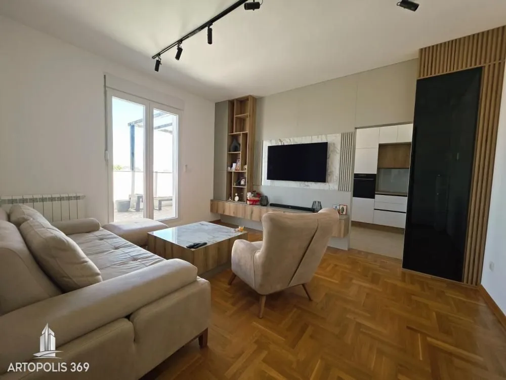 Prodaja, trosoban stan, 85m², Zemun Sve Podlokacije, Beograd