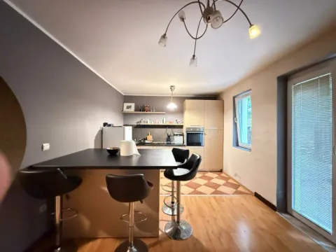 Izdavanje, dvosoban stan, 80m², Centar, Cetinje - image 6