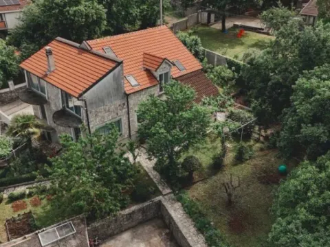 Prodaja, kuća, 349m², Vranići, Podgorica - image 2