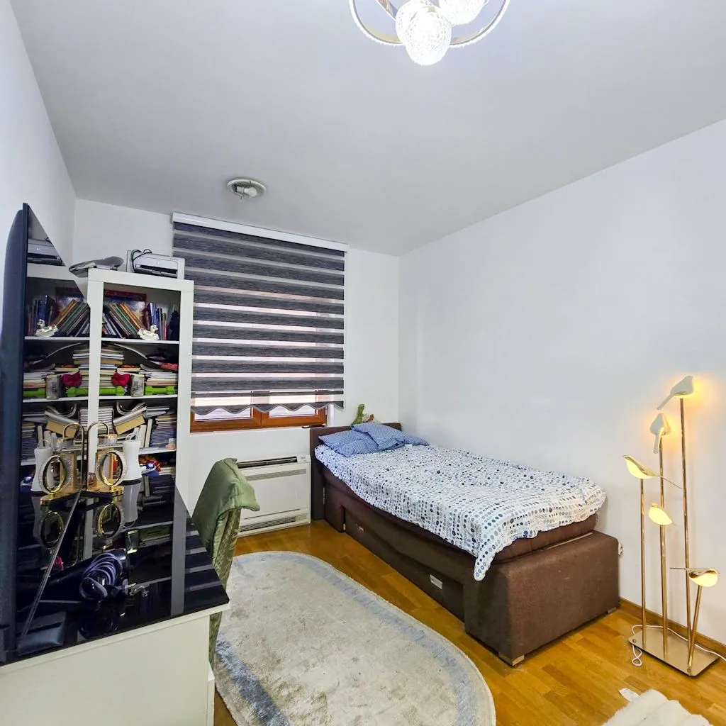 Prodaja, trosoban stan, 120m², Tološka šuma, Podgorica