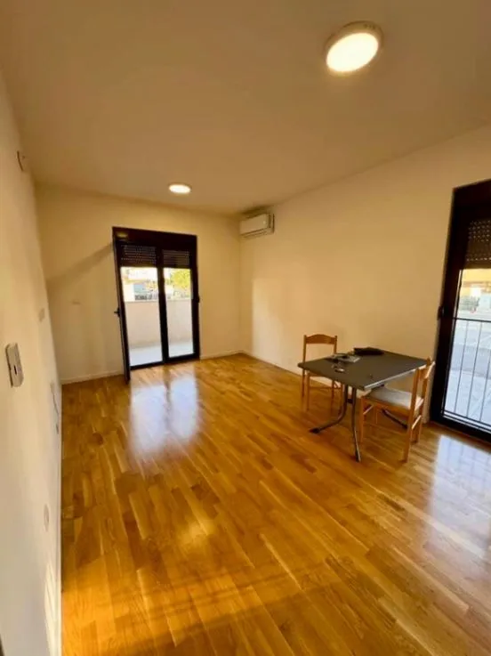 Izdavanje, jednosoban stan, 45m², Zabjelo, Podgorica