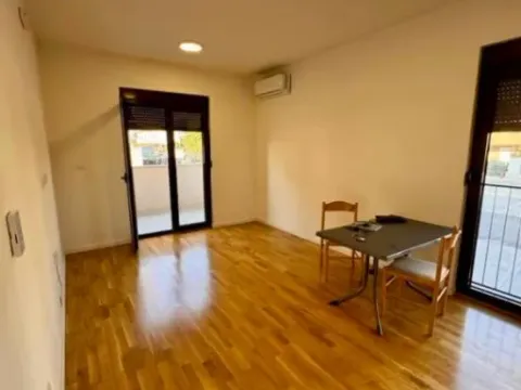 Izdavanje, jednosoban stan, 45m², Zabjelo, Podgorica - image 1