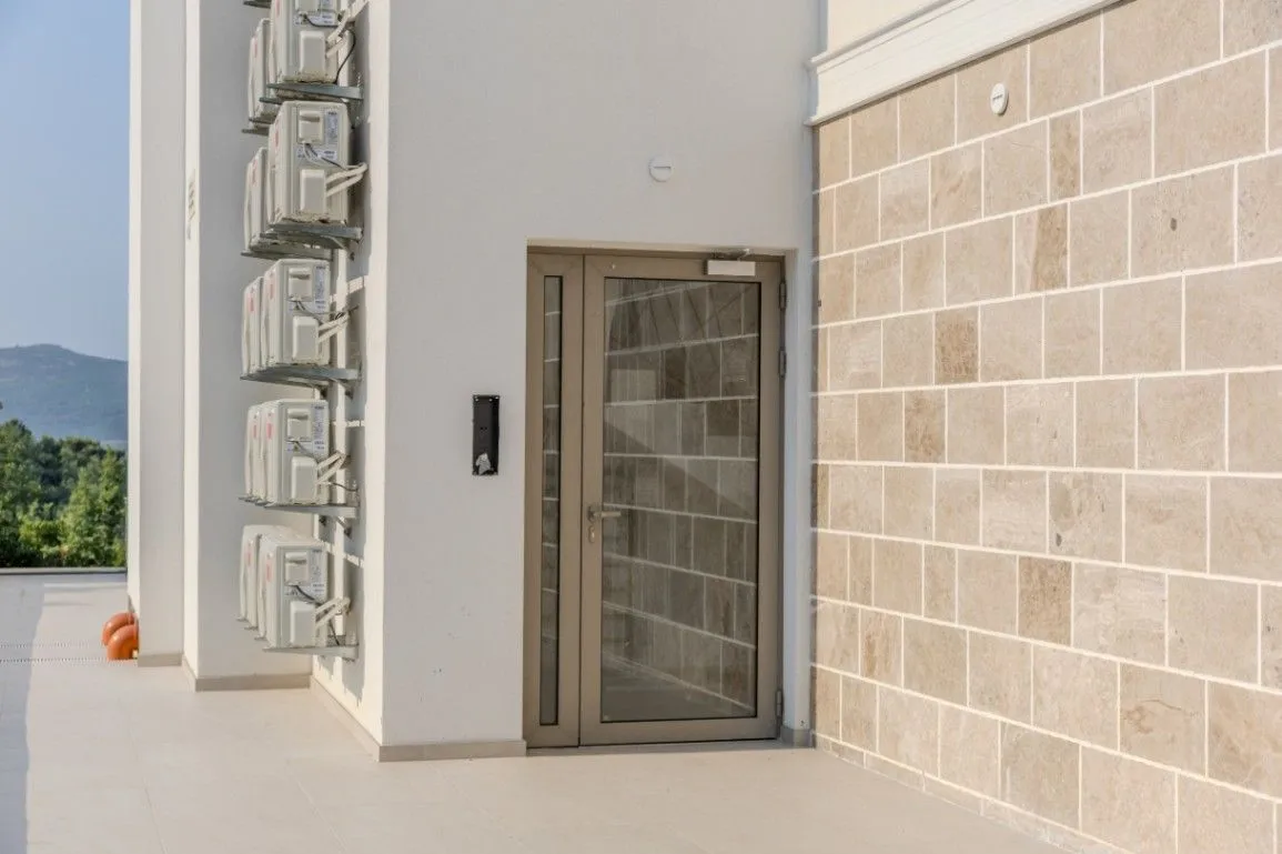 Prodaja, dvosoban stan, 113m², Tivat, Crna Gora