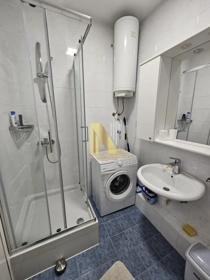 Izdavanje, garsonjera, 33m², Centar, Novi Sad