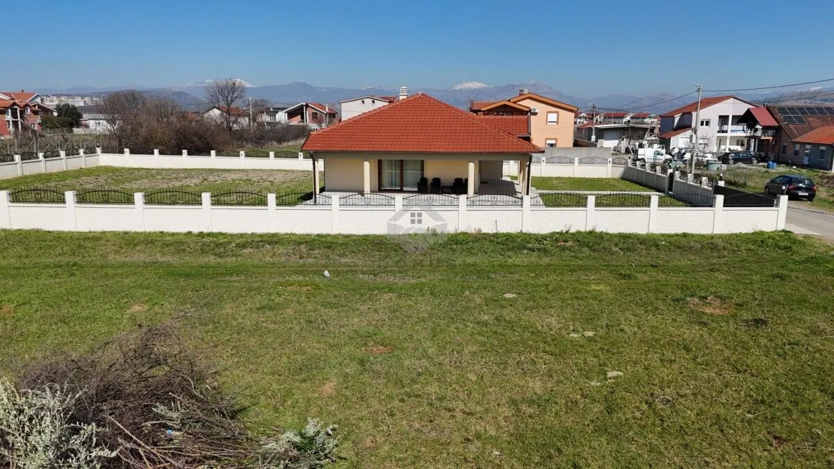 Rent, house, 200m², Kokoti, Podgorica
