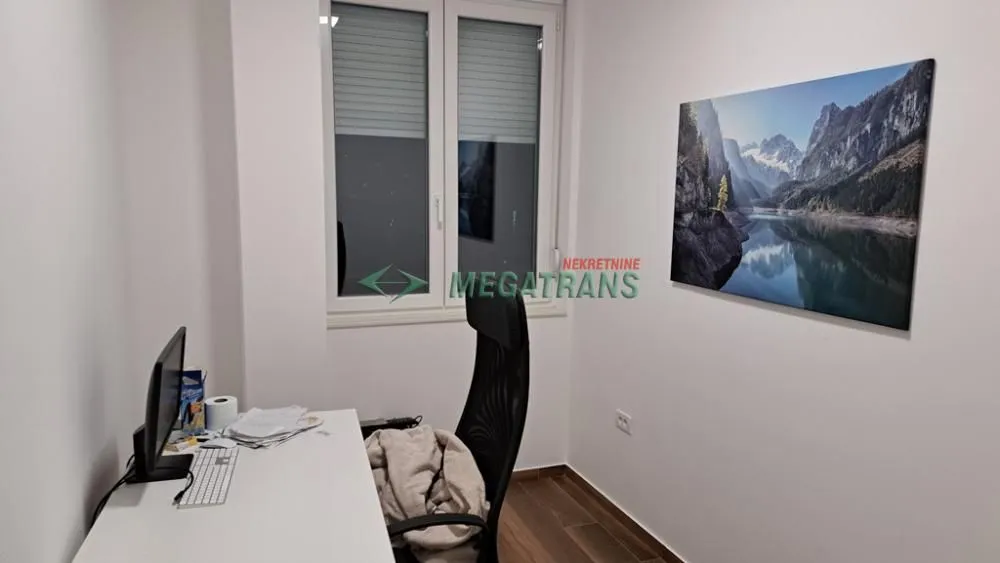 Izdavanje, četvorosoban stan, 100m², Novi Sad Sve Podlokacije, Novi Sad
