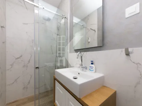 Izdavanje, trosoban stan, 95m², Kruševac, Podgorica - image 9