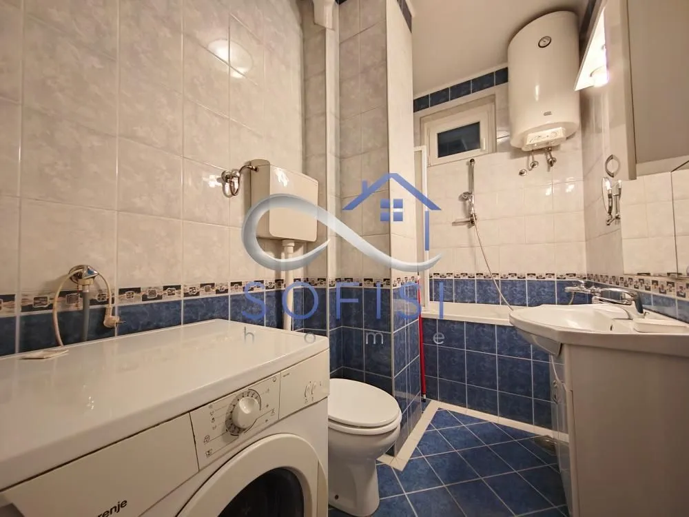 Izdavanje, dvosoban stan, 49m², Centar, Novi Sad