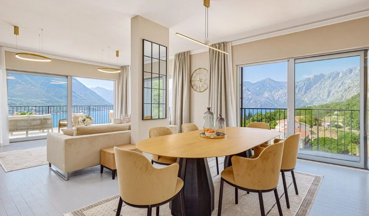 Prodaja, trosoban stan, 158m², Dobrota, Kotor