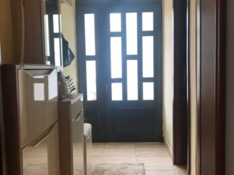 Izdavanje, kuća, 128m², Stari Aerodrom, Podgorica - image 12