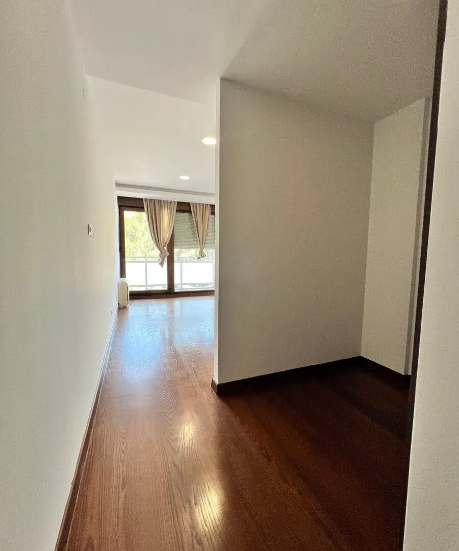 Rent, four bedroom apartment, 228m², Preko Morače, Podgorica