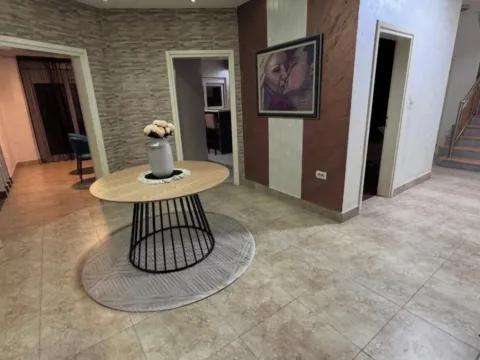 Izdavanje, kuća, 330m², Zeta, Podgorica - image 8