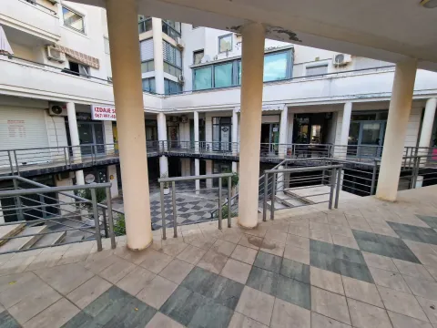 Izdavanje, jednosoban stan, 34m², Budva, Crna Gora - image 4