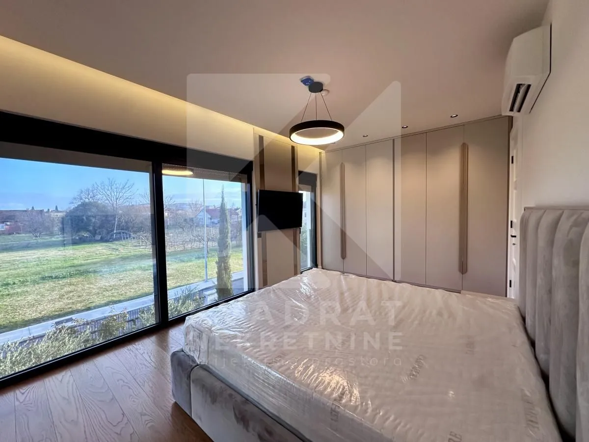 Rent, house, 230m², Gornja Gorica, Podgorica