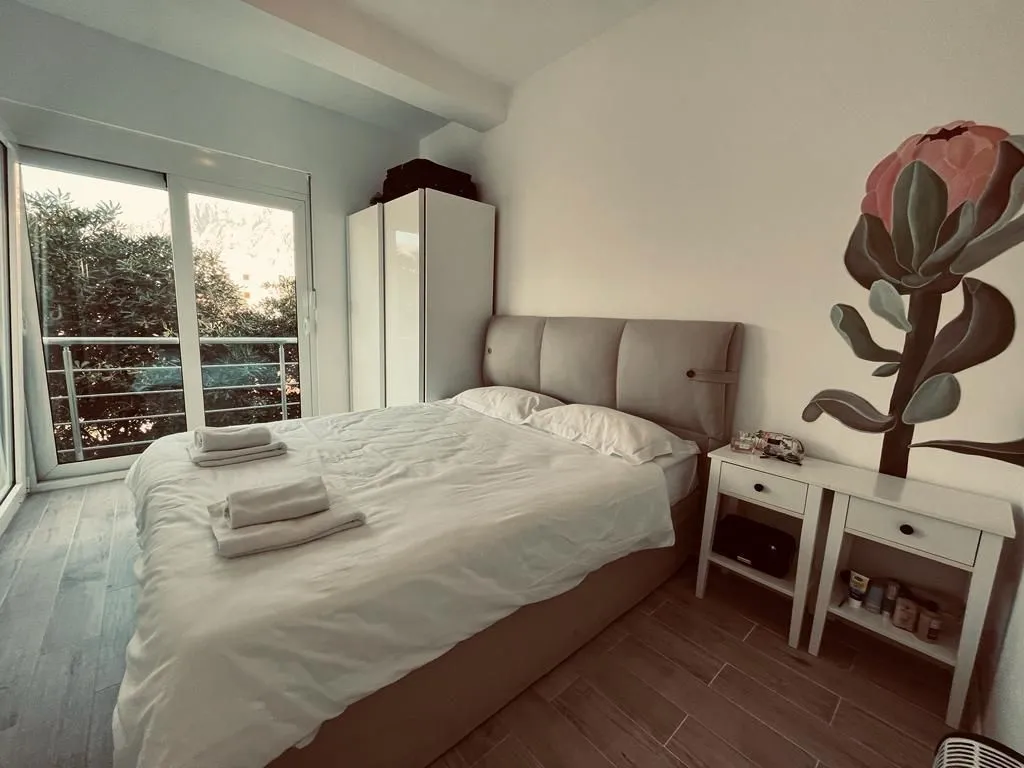 Prodaja, jednosoban stan, 46m², Dobrota, Kotor