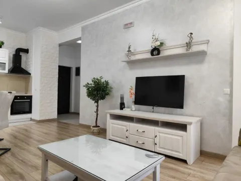 Sale, one bedroom apartment, 49m², Ulcinj, Crna Gora - image 1