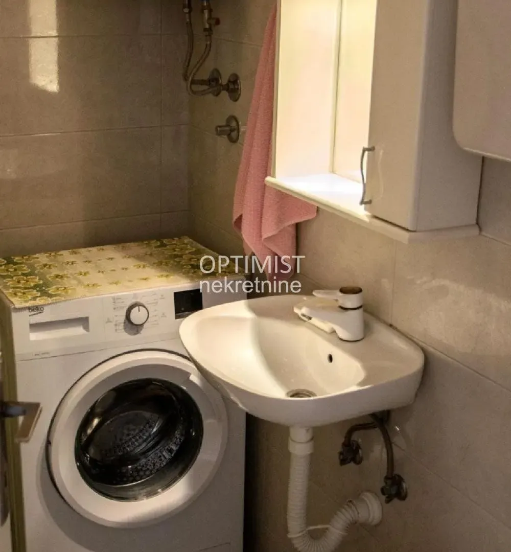 Prodaja, dvosoban stan, 57m², Petlovo Brdo, Beograd