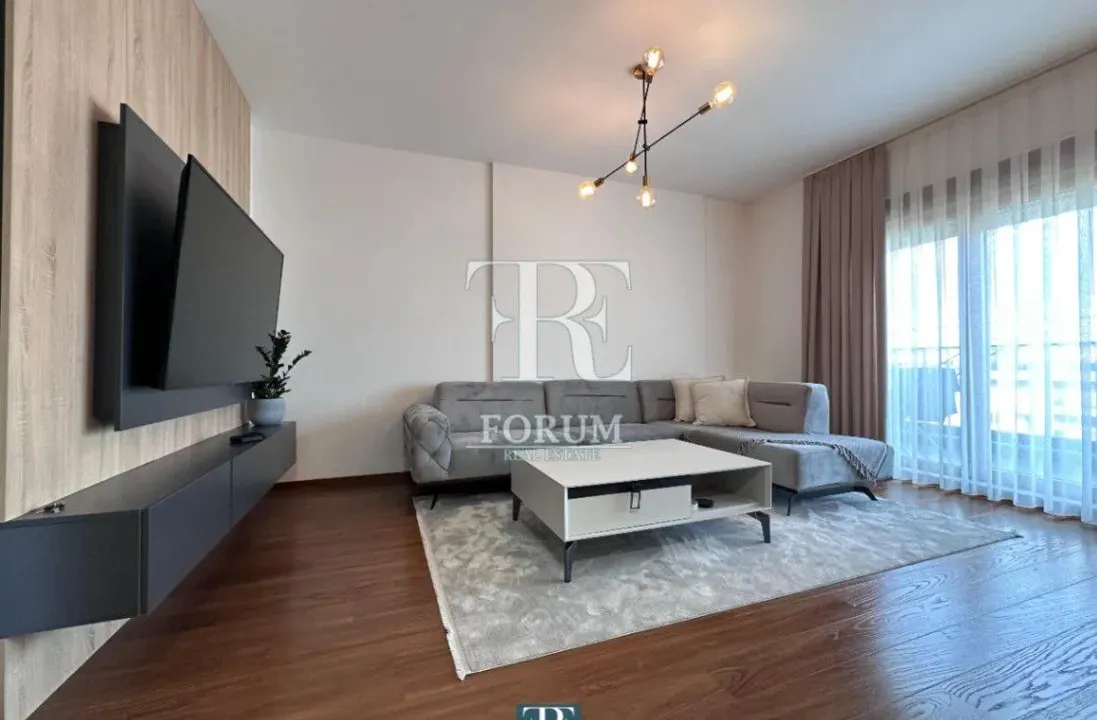 Izdavanje, dvosoban stan, 80m², Master Kvart, Podgorica