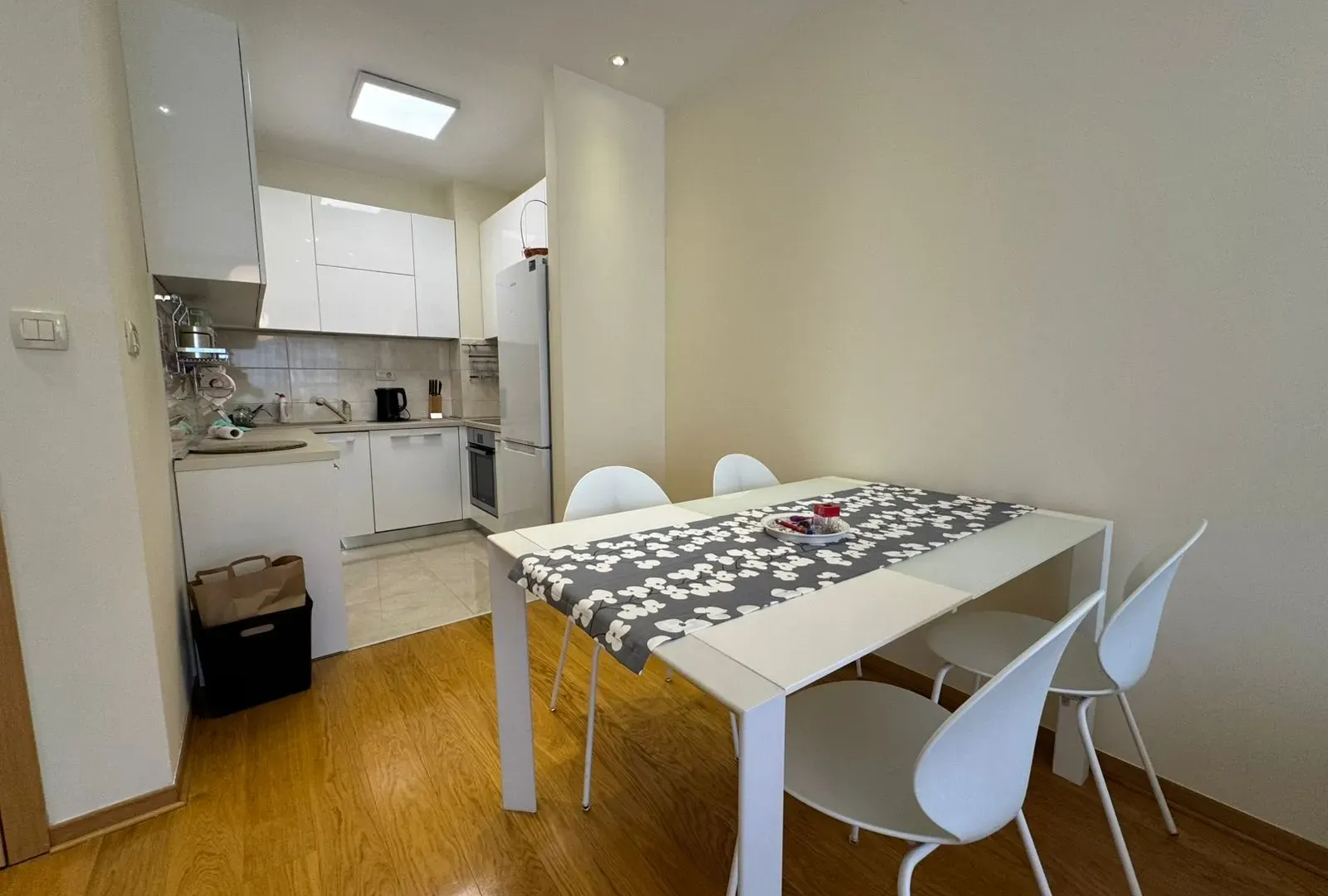 Izdavanje, dvosoban stan, 71m², Preko Morače, Podgorica