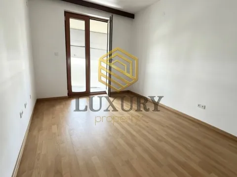 Prodaja, trosoban stan, 120m², Tološka šuma, Podgorica - image 3