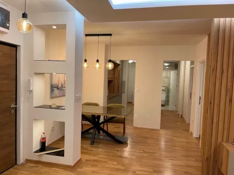 Izdavanje, četvorosoban stan, 86m², Novi Beograd Blok 63, Novi Beograd Sve Podlokacije - image 5