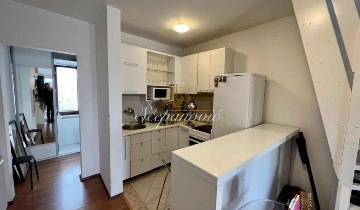 Prodaja, stan, 46m², Centar, Novi Sad