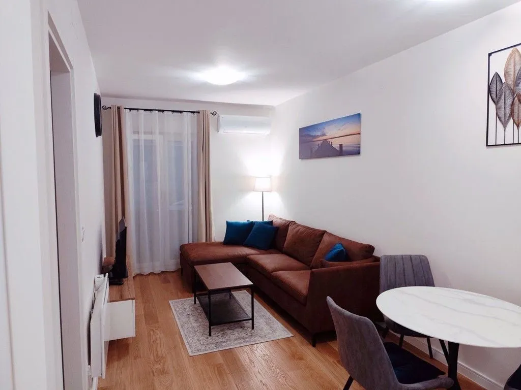 Prodaja, jednosoban stan, 40m², Central Point, Podgorica