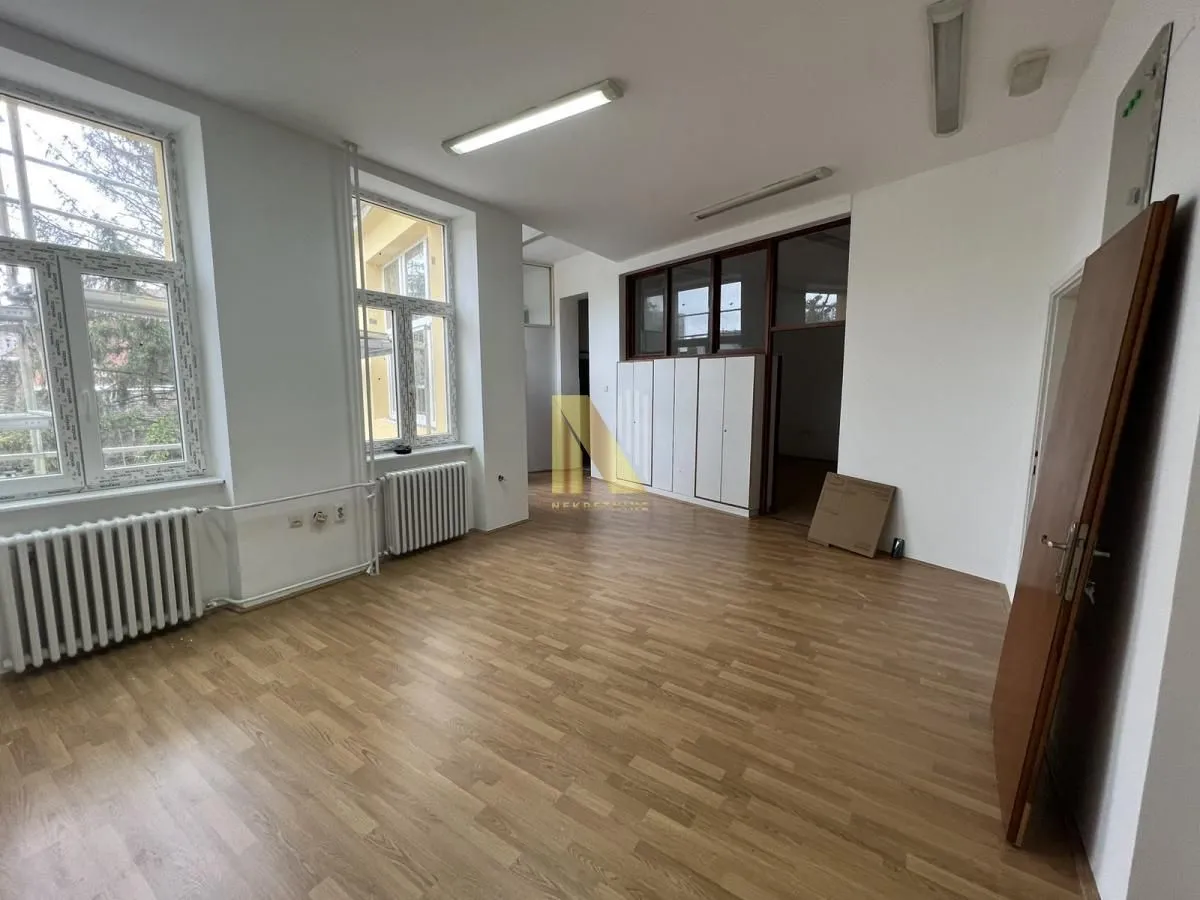 Rent, office space, 242m², Centar, Novi Sad