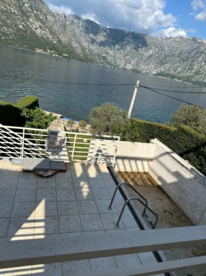 Sale, house, 350m², Stoliv, Kotor