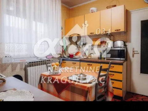 Prodaja, kuća, 210m², Erdoglija, Kragujevac - image 9