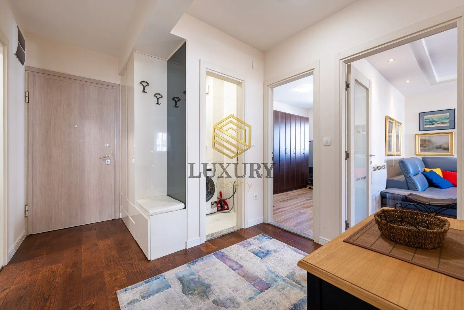 Prodaja, dvosoban stan, 68m², Central Point, Podgorica