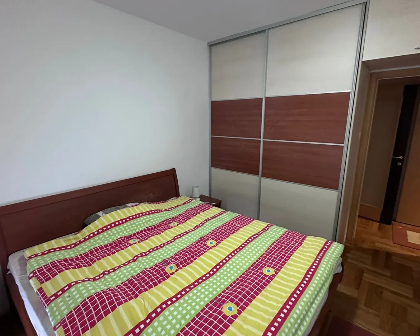 Izdavanje, dvosoban stan, 69m², Pobrežje, Podgorica