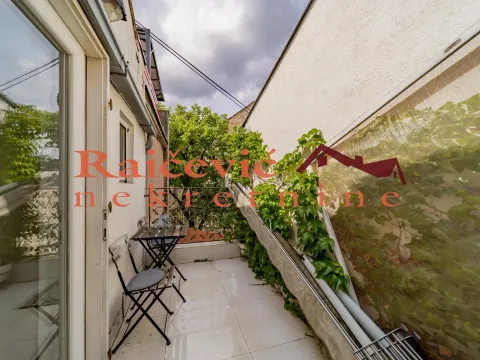 Sale, three bedroom apartment, 82m², Kalenić Pijaca, Vračar Sve Podlokacije - image 3