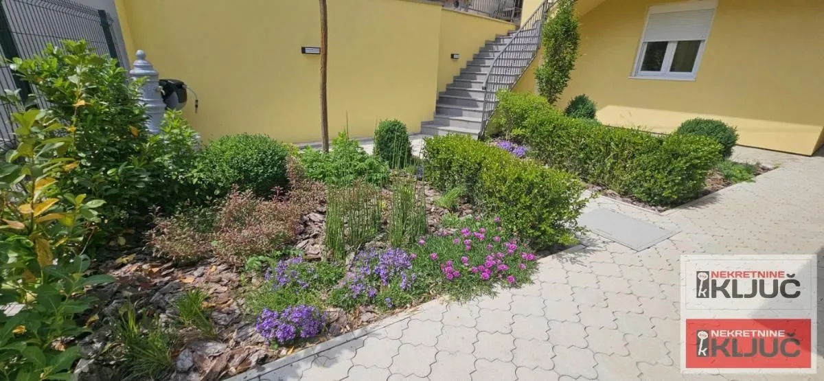 Izdavanje, dvosoban stan, 78m², Centar, Novi Sad