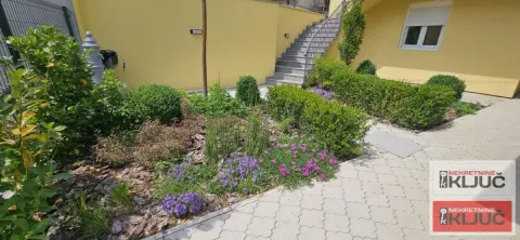 Izdavanje, dvosoban stan, 78m², Centar, Novi Sad - image 14