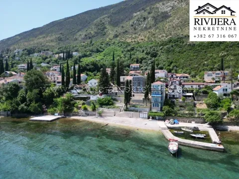Prodaja, kuća, 237m², Njivice, Herceg Novi - image 1
