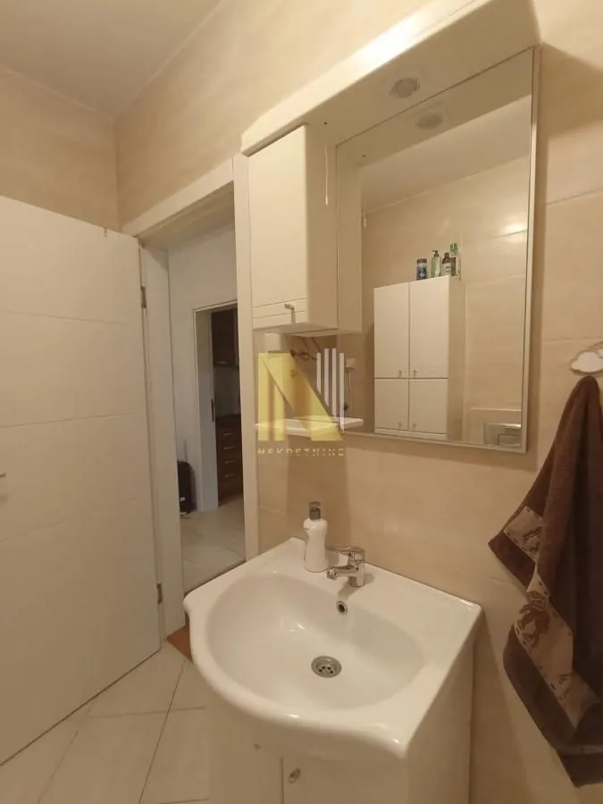 Izdavanje, dvosoban stan, 60m², Banatić, Novi Sad Sve Podlokacije