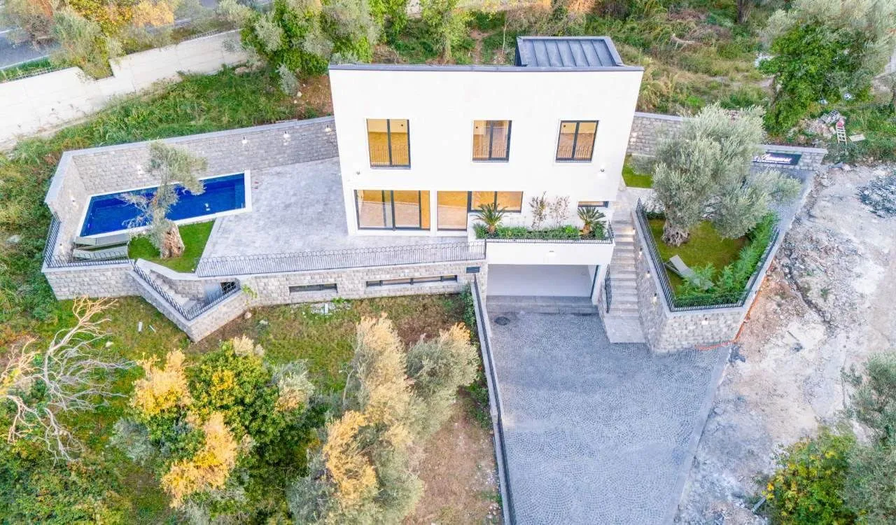 Sale, house, 240m², Kamenovo, Budva