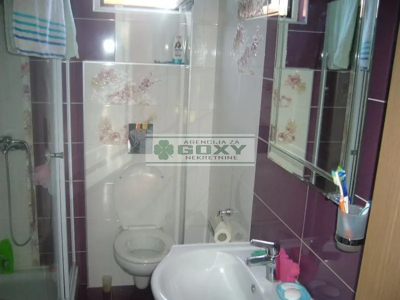 Sale, house, 210m², Surčin (mesto), Surčin